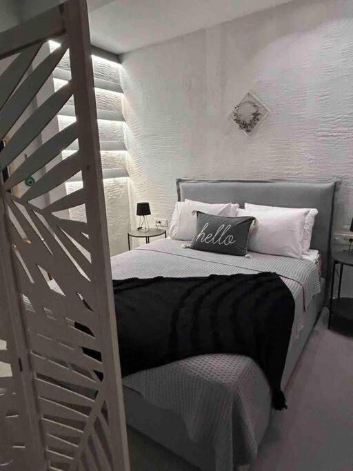 Antoniou Santorini Luxury Home Fira  Exterior photo